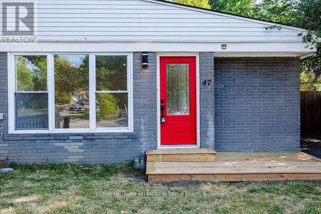 Building Photo - 47 Newbury Dr