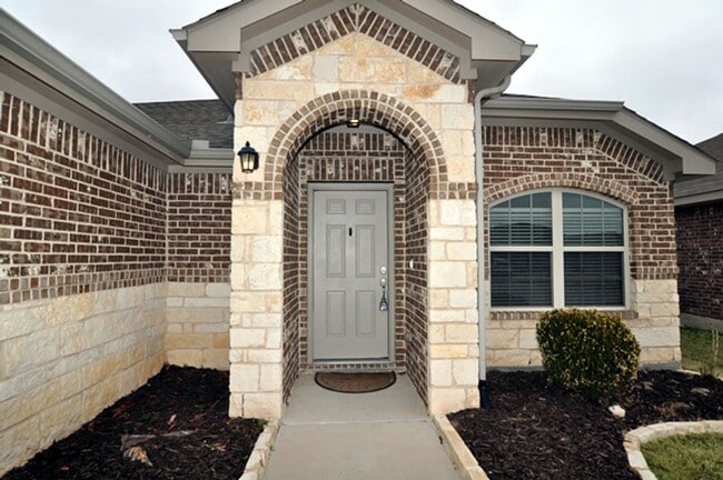 Foto del edificio - 14564 Serrano Ridge Rd