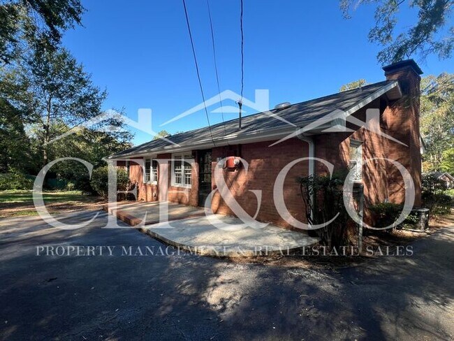 Building Photo - 220 Greengate Ln