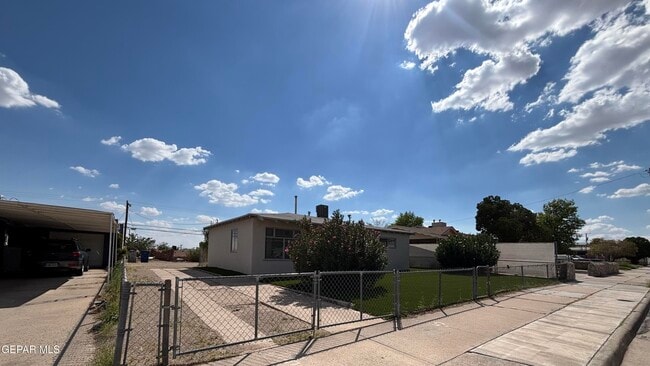 Building Photo - 6138 Taos Dr