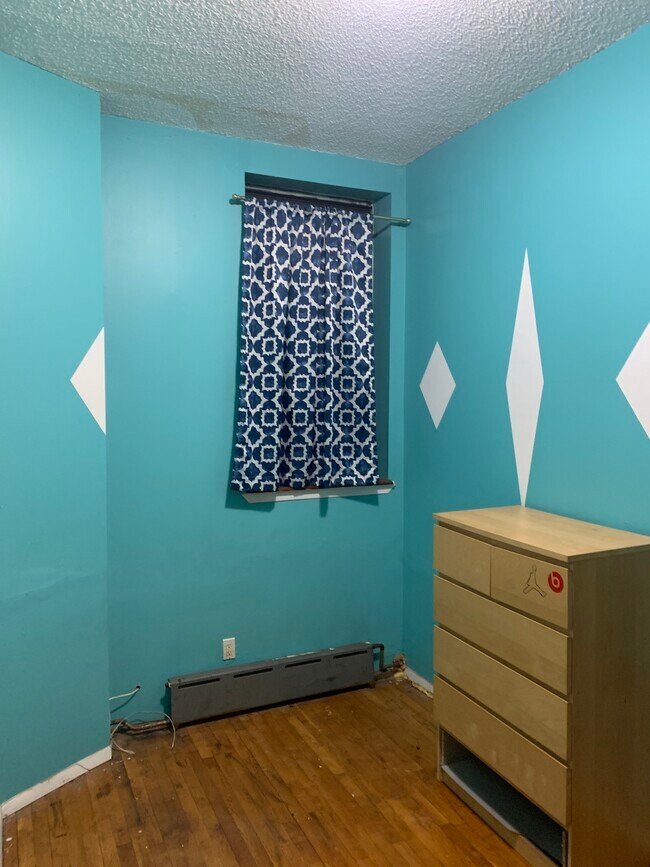 Foto del edificio - 82 Vernon Ave