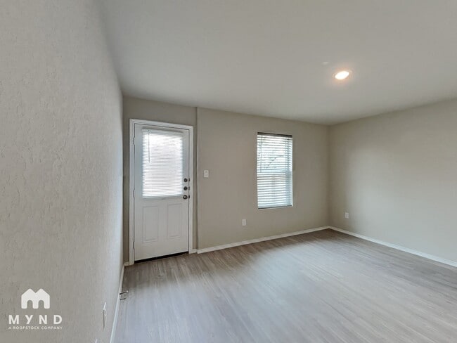 Building Photo - 4220 Thalweg Way