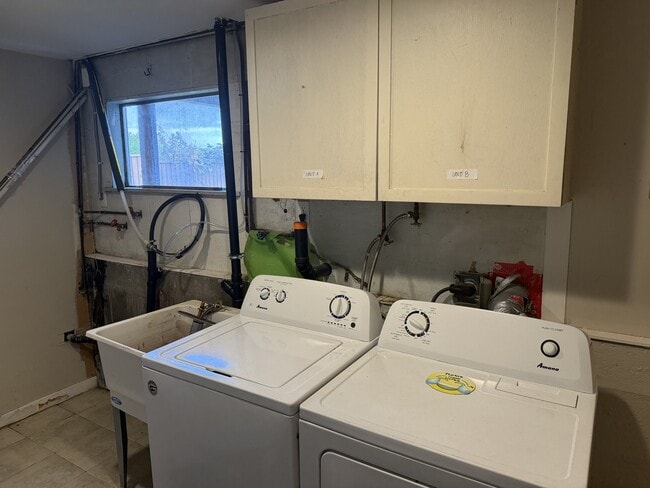 Building Photo - 346 Watfield Ave