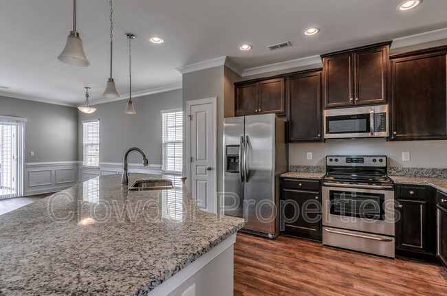 Foto del edificio - 301 Halton Crossing Dr SW