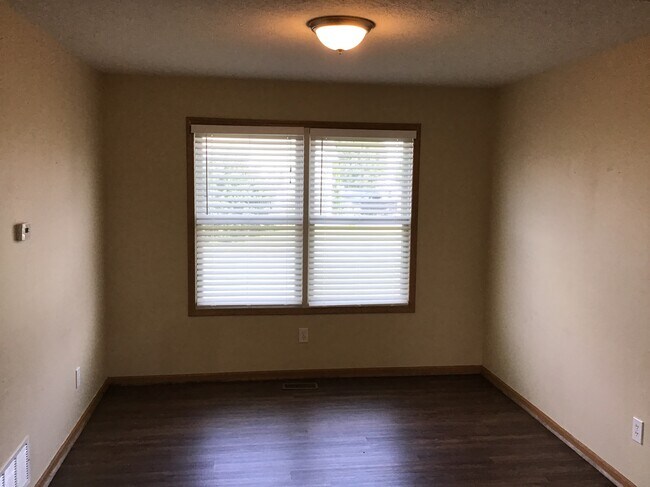 Building Photo - 2567 Fox Trail Dr