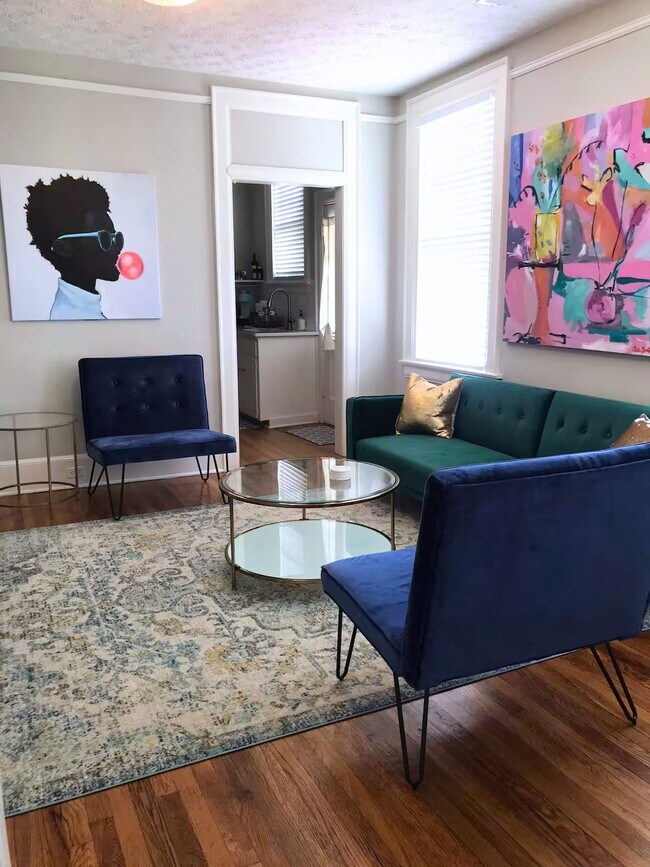 Building Photo - Midtown Duplex