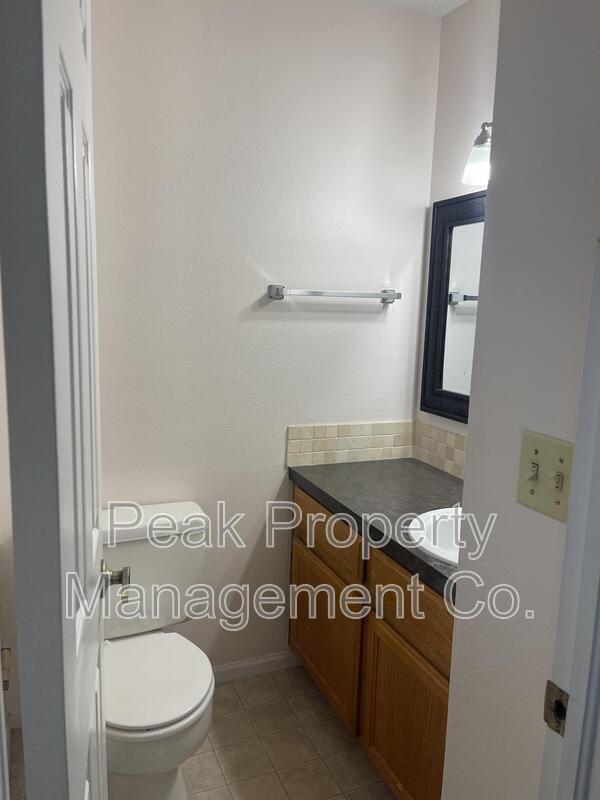 Foto del edificio - 2828 Silverplume Dr