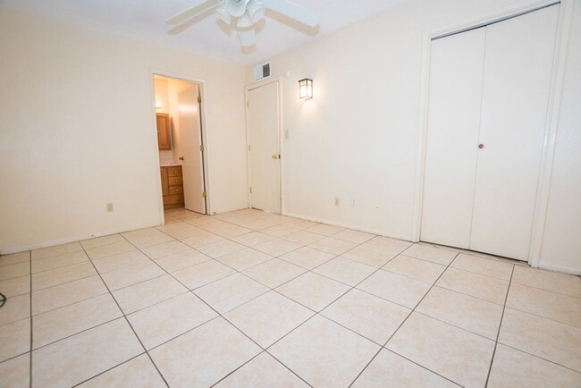 Foto del edificio - Spacious 3 Bedroom, 2 Bath Home with Updat...