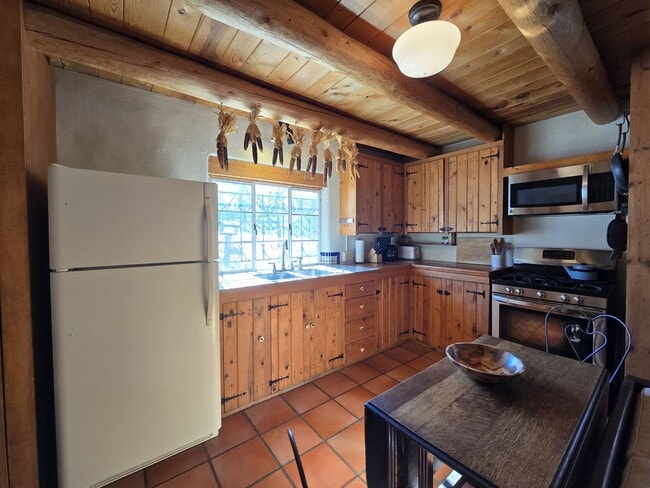 Foto del edificio - 1489 Bishops Lodge Rd