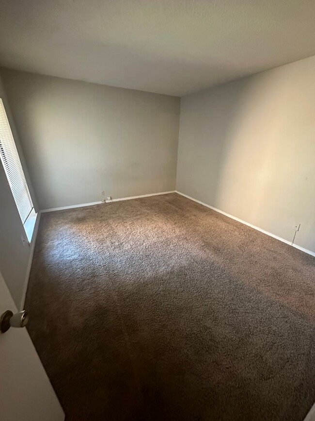 Building Photo - 1BD/1BA Condo located in Germantown!