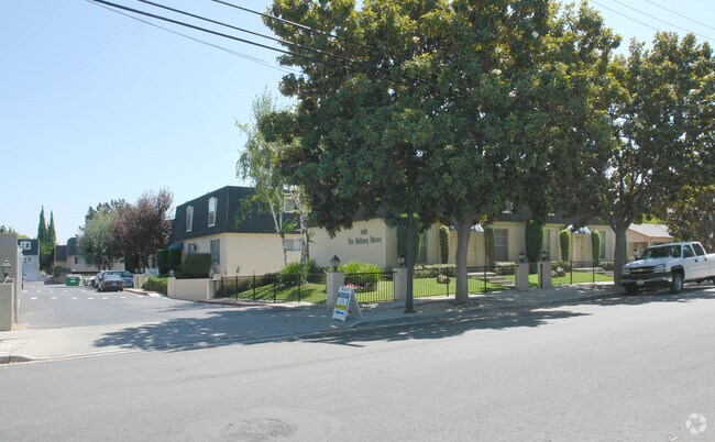 Building Photo - Brittany House Apartments