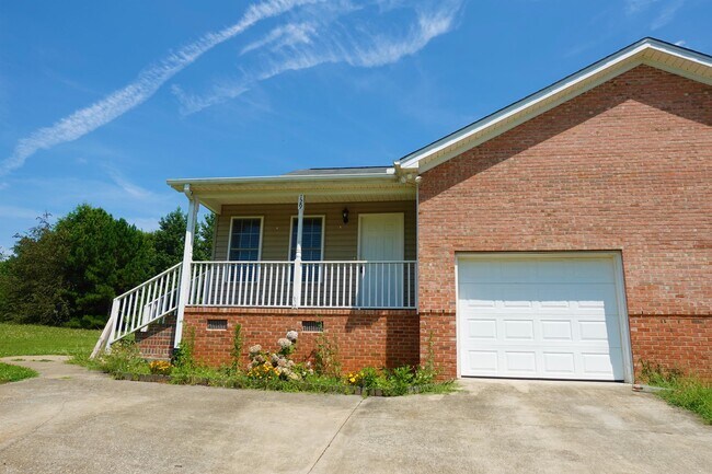 Foto del edificio - 129 River Oaks Cir