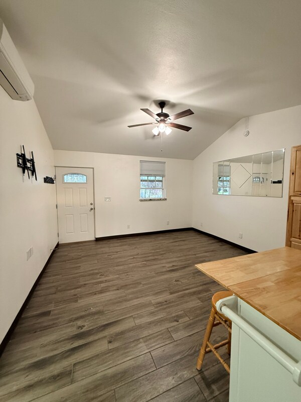 Foto del edificio - 6980 CA-16