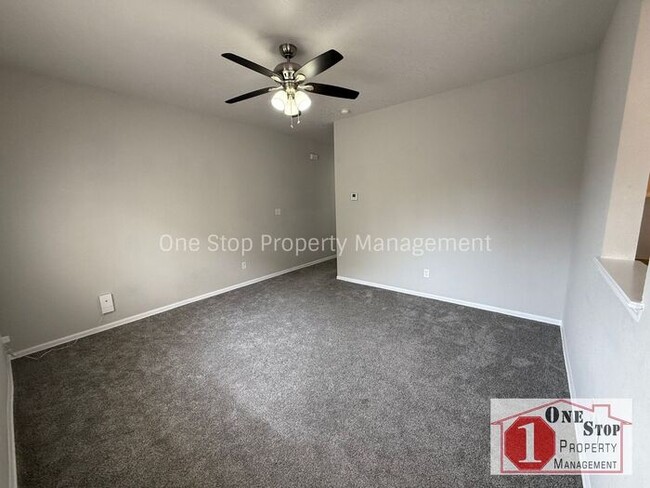 Foto del edificio - 3 Bedroom & 2.5 Bathroom in Lee's Summit!