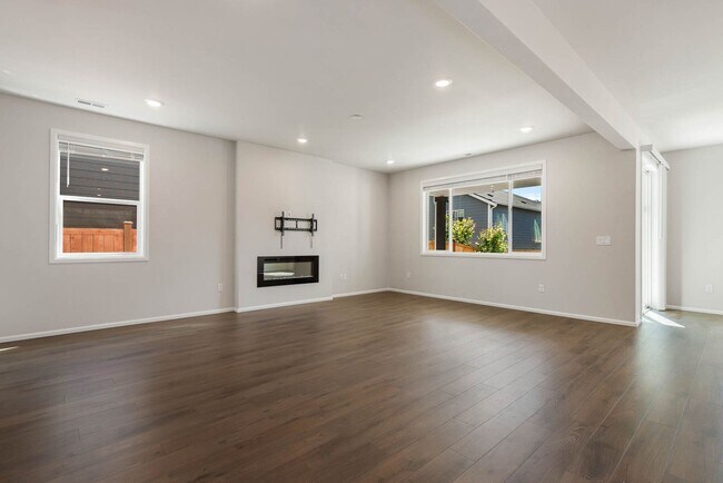 Building Photo - 21112 42nd Dr SE