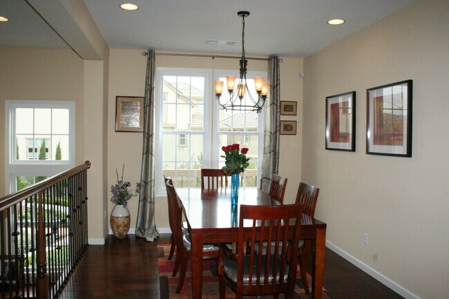 Building Photo - 3740 Gleason Dr