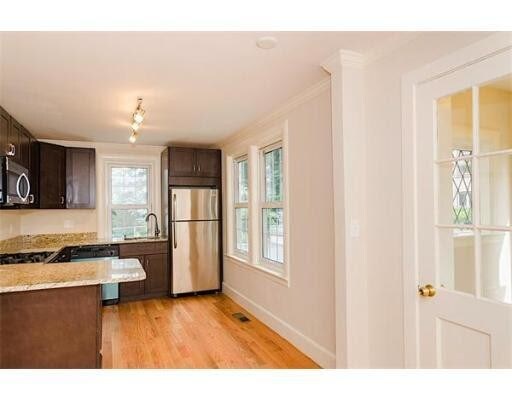 Building Photo - 2 Braemore Rd