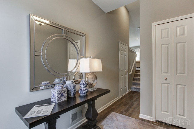 Building Photo - Baldwin Square Townhomes