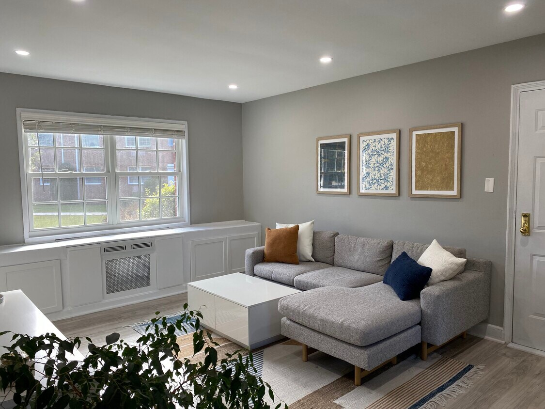 1710 W Abingdon Dr Unit 102, Alexandria, VA 22314 Condo for Rent in