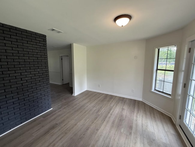 Building Photo - 119 Road 1252