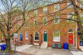 Building Photo - 831 Light St