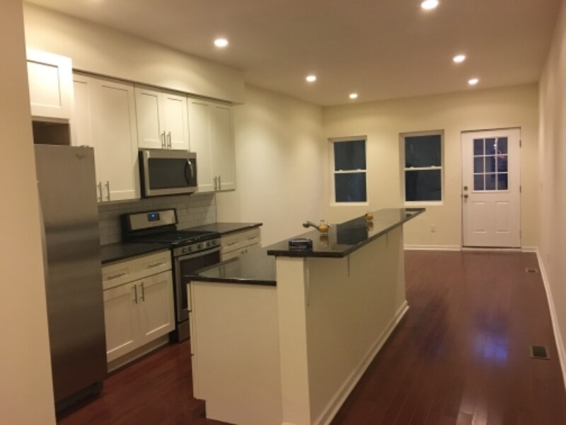 Foto principal - 2408 E York St