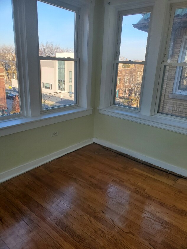 Foto principal - 3303 W Potomac Ave