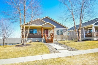 Building Photo - 1255 SE Waddell Way