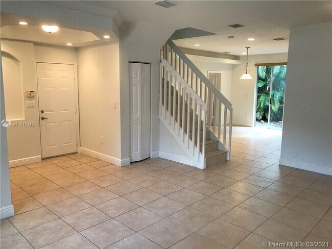 Foto del edificio - 6506 Hidden Cove Dr