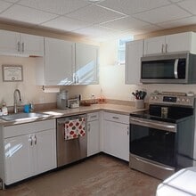 Building Photo - 104 S Main St