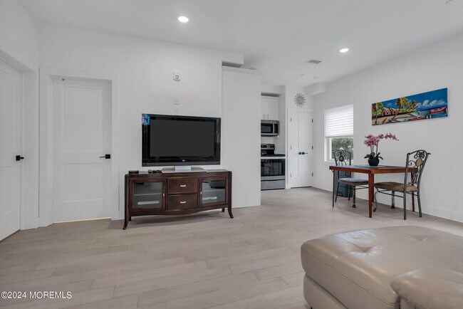 Building Photo - 74 Ocean Terrace
