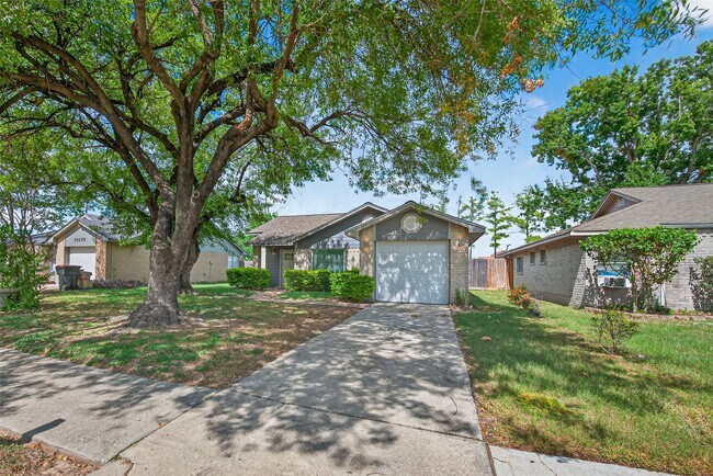 Foto del edificio - 10106 Shadow Pine Dr