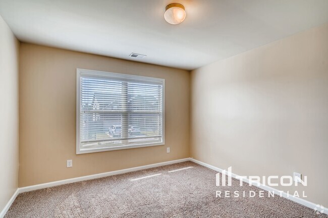 Building Photo - 2737 Cove View Ct SE