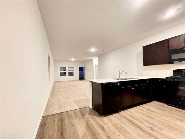 Building Photo - 332 Amber Gln