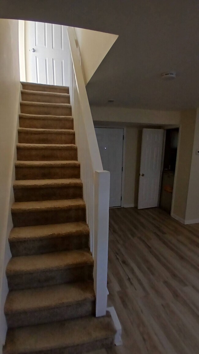 Foto del edificio - 271 W Main St