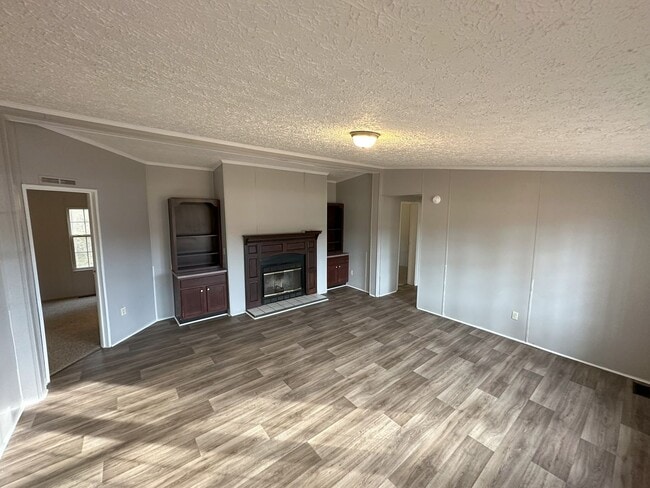 Building Photo - 181 Tower Ln