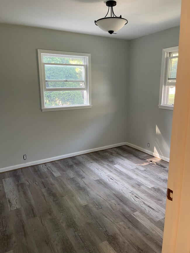 Building Photo - 532 Capitol Dr