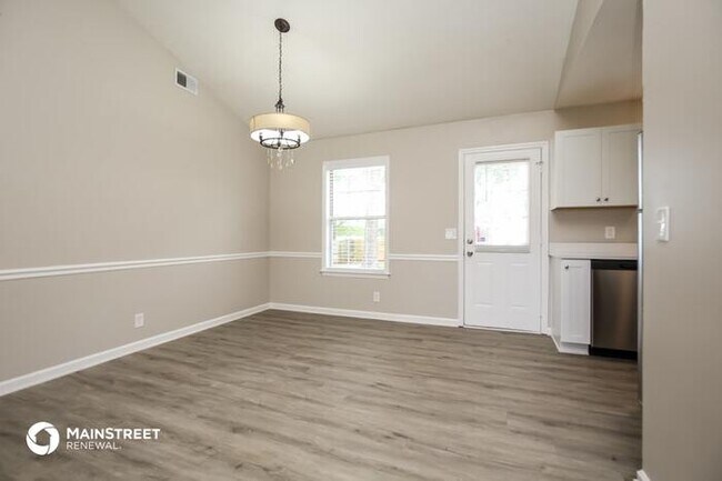 Building Photo - 4936 PEPPERTREE DR, ANTIOCH, TN 37013