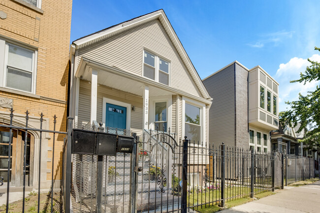 Building Photo - 1933 N Monticello Ave