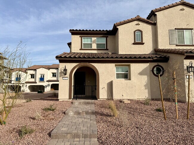 Foto del edificio - 3 BED 2.5 BATH 2 CAR GARAGE TOWNHOUSE IN CADENCE HENDERSON WITH LOFT
