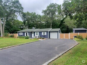 Building Photo - 14 Westcliff Dr