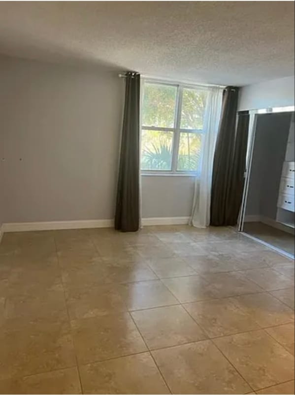 Foto del edificio - 9001 SW 77th Ave