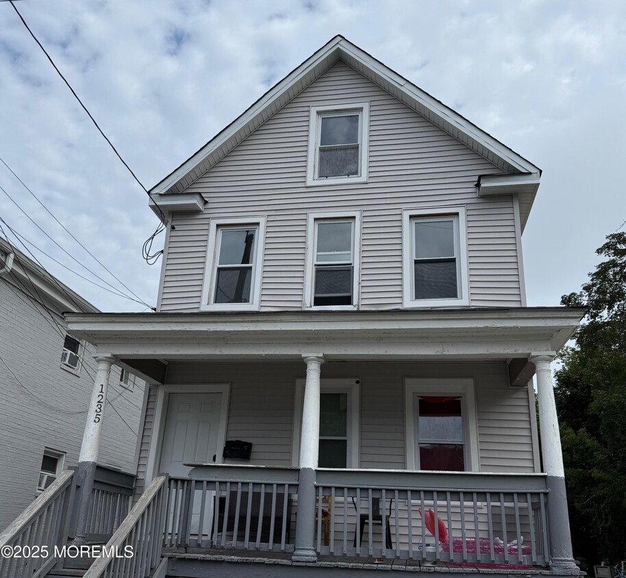 Primary Photo - 1235 Washington Ave