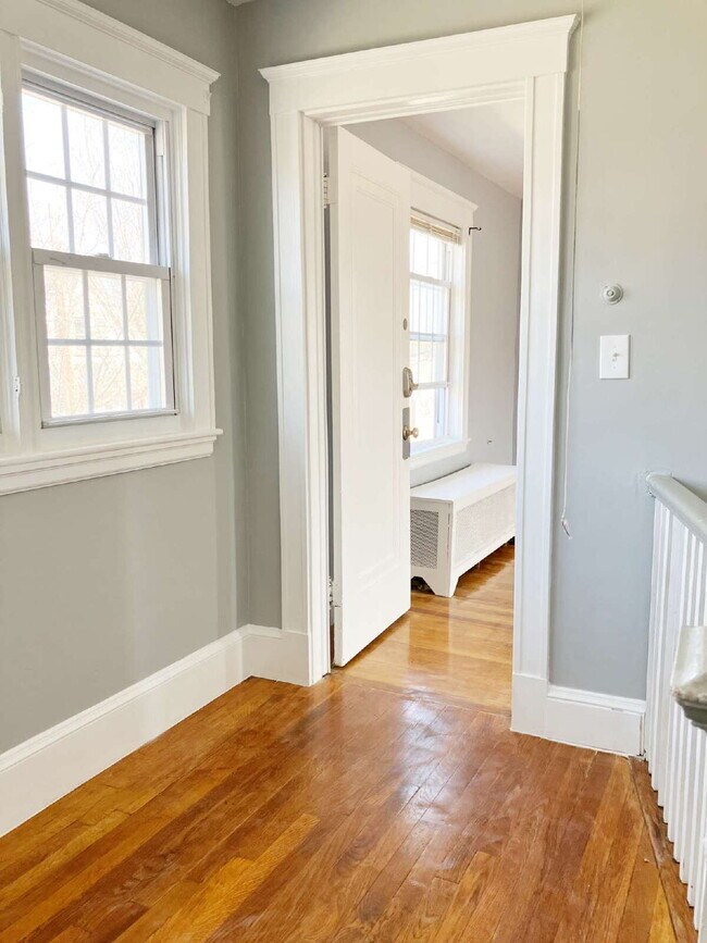 Foto del edificio - NO BROKER FEE!!! Great Quincy location!