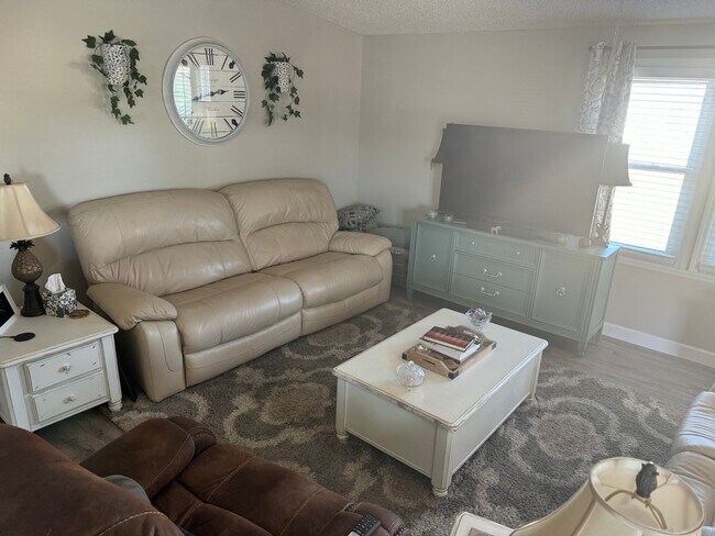 Building Photo - The Villages Furnished Rental
