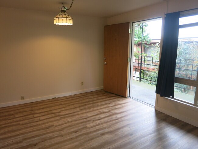 Foto del edificio - 5608 University Way