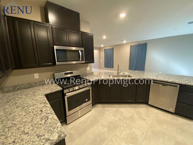 Foto del edificio - Now Avialable