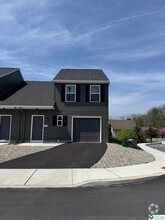 Building Photo - 671 Sipos Dr