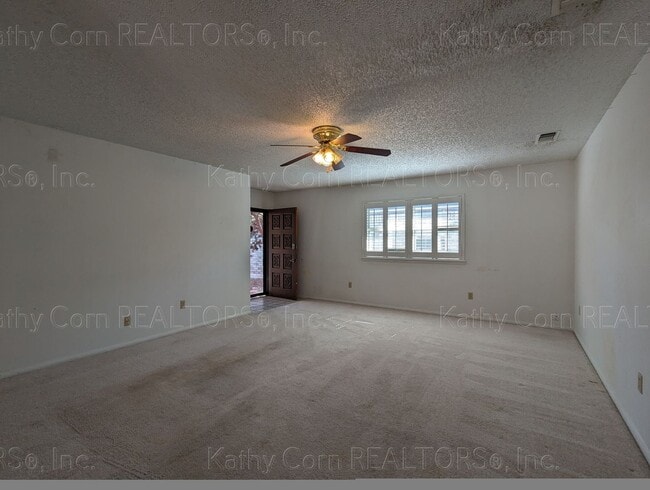 Building Photo - Two Bedroom Home