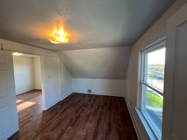 Building Photo - 232 Leavens Ave